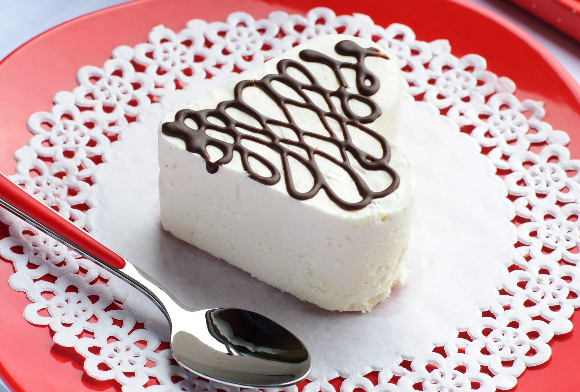 cucchiaio da dessert con torta