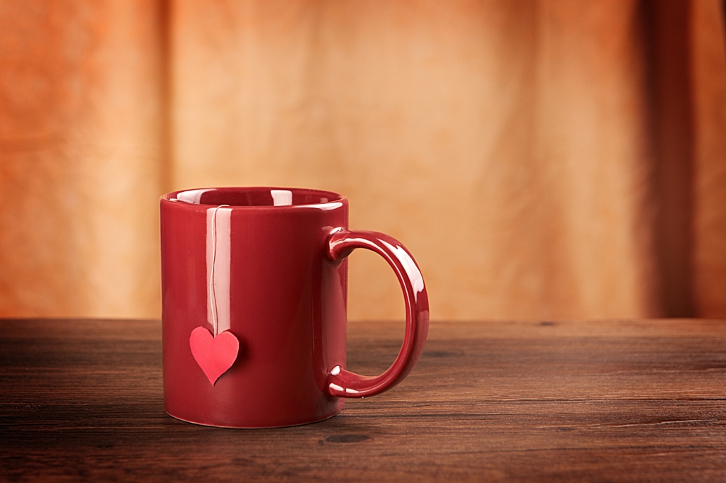 tazza di ceramica con tè