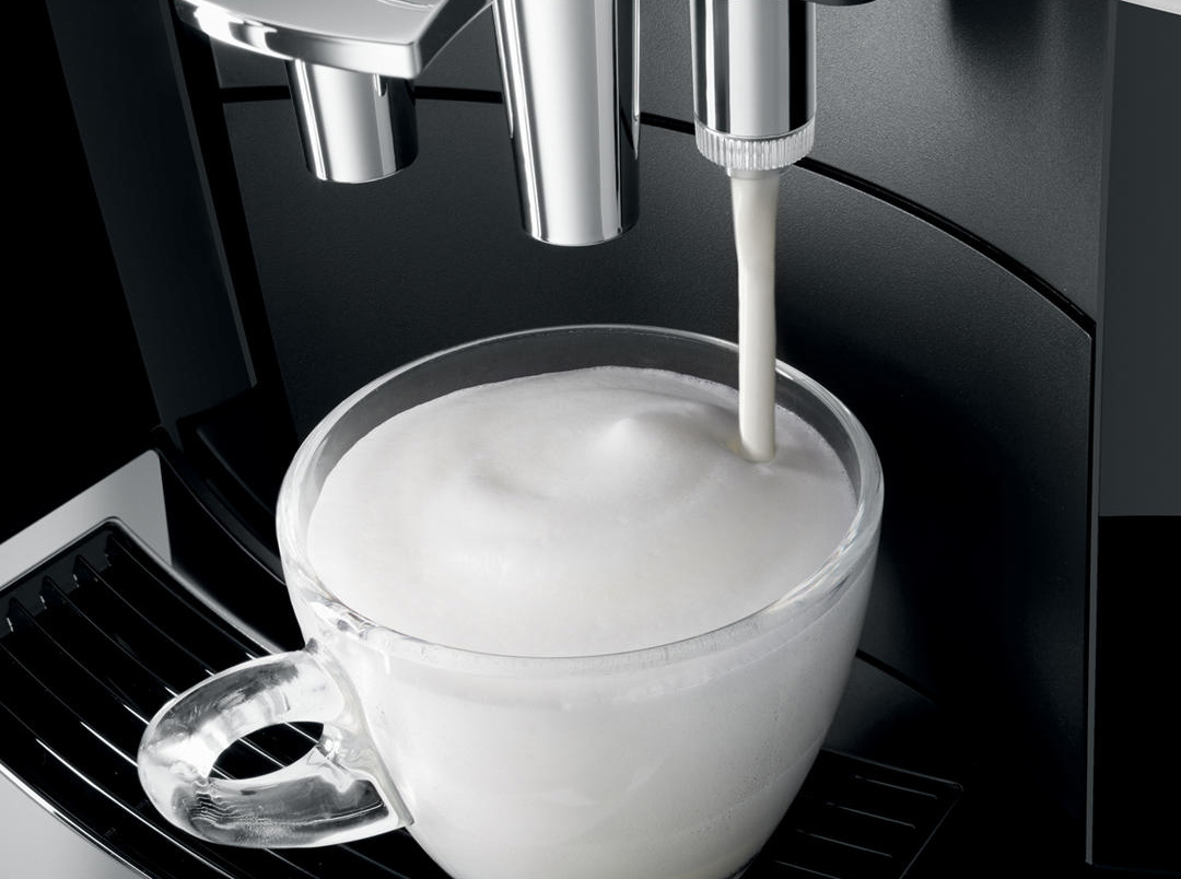macchina da caffè con cappuccinatore semiautomatico