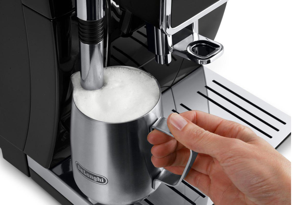 macchina da caffè con cappuccinatore manuale