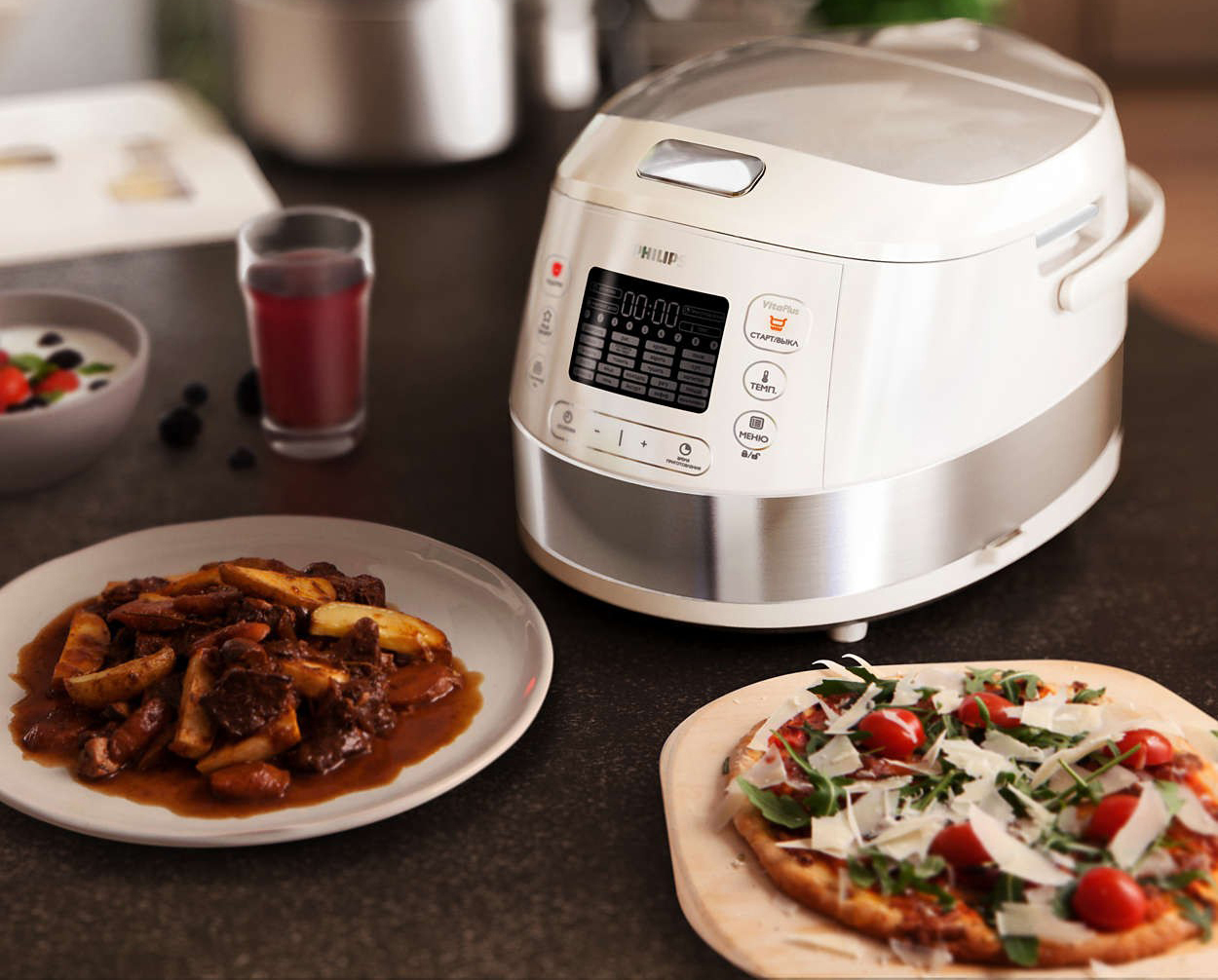 multicooker con cibo