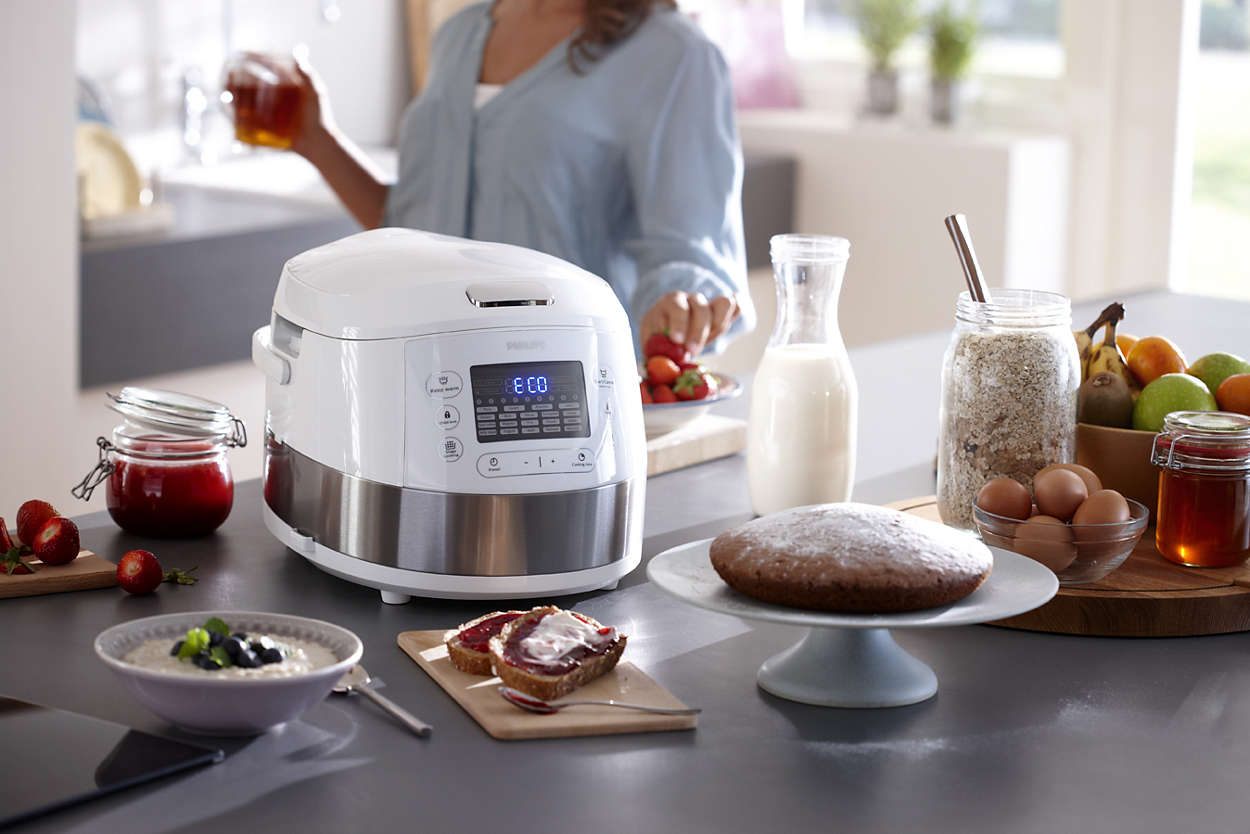 pentola a pressione multicooker sul tavolo