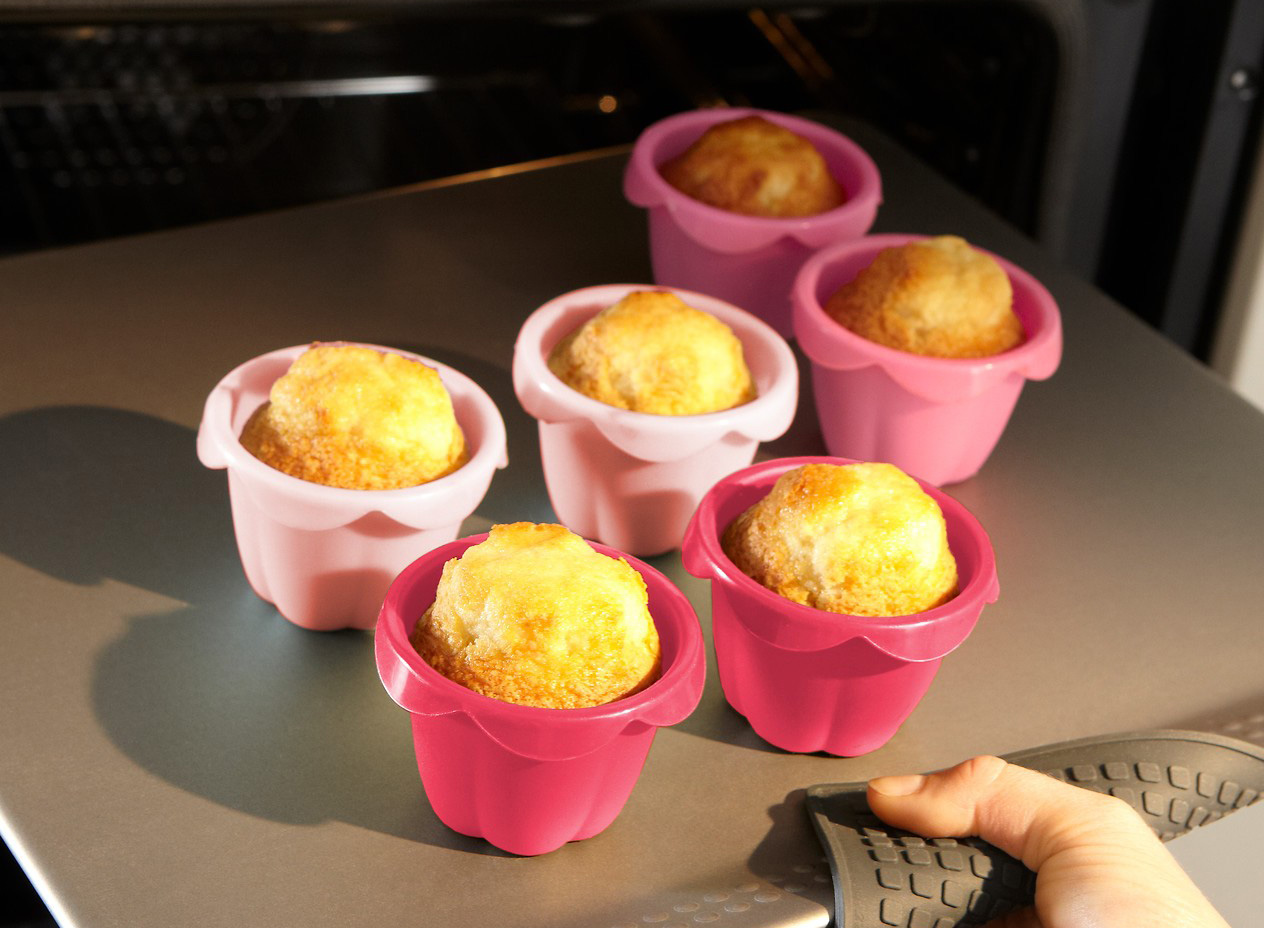 stampo in silicone nel forno elettrico