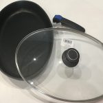 Padella AMT GastroGuss con manico e coperchio