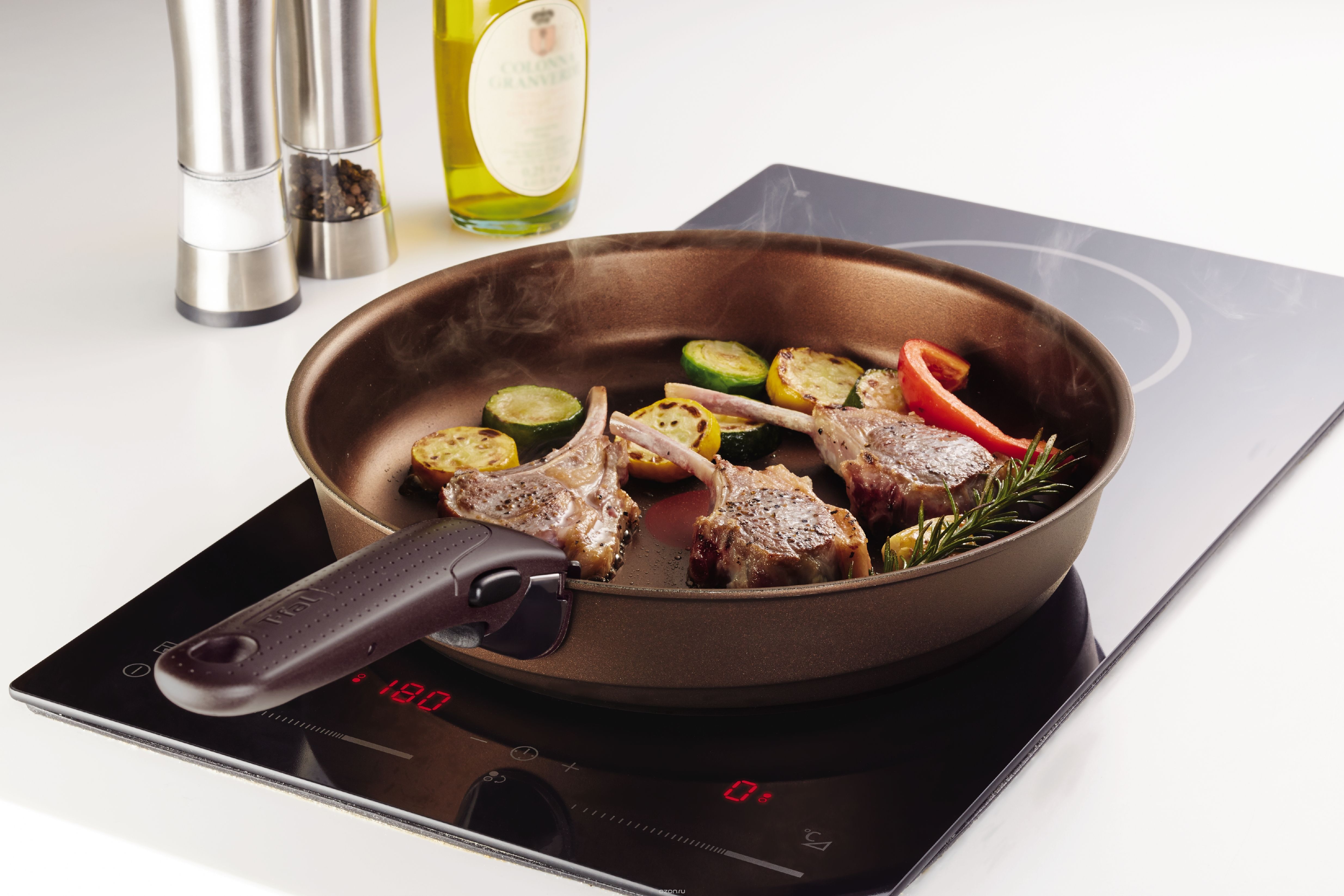 Padella Tefal Ingenio sul fornello