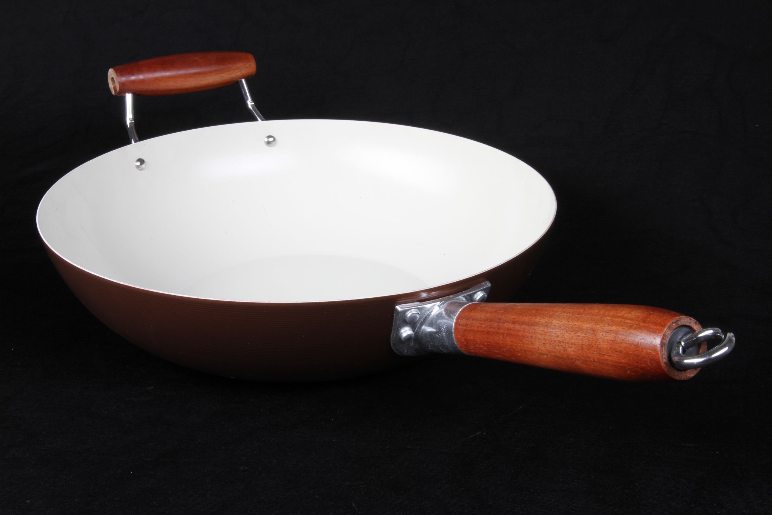 Foto di una padella wok in ceramica
