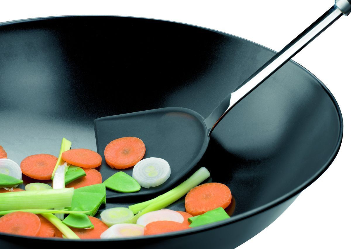 Padella wok con spatola
