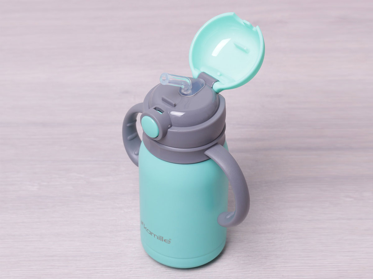 Thermos con cannuccia