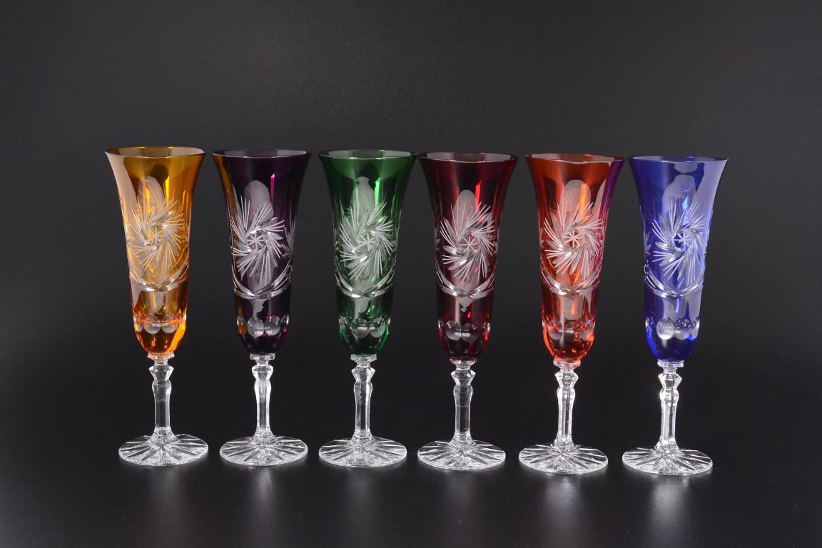 Bicchieri di cristallo colorati