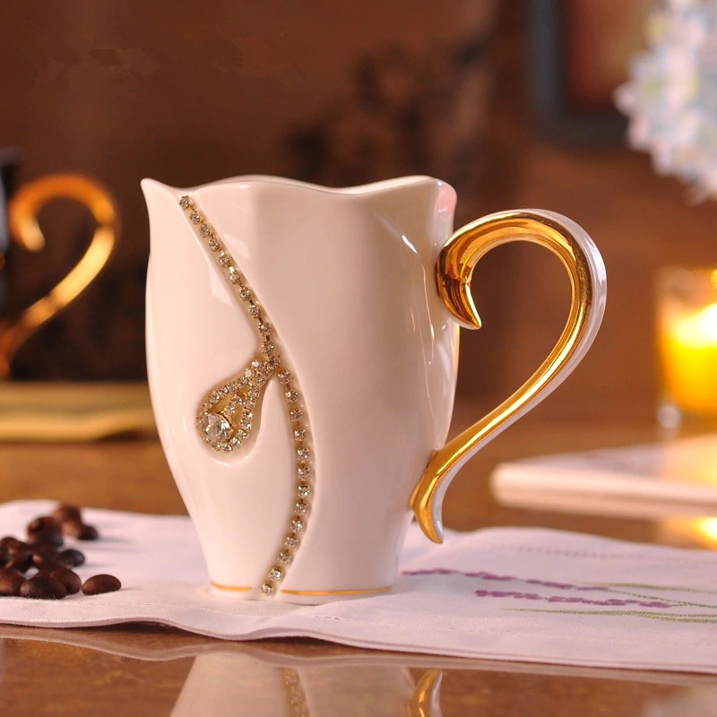 tazza da caffè con strass