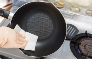 pulire la padella