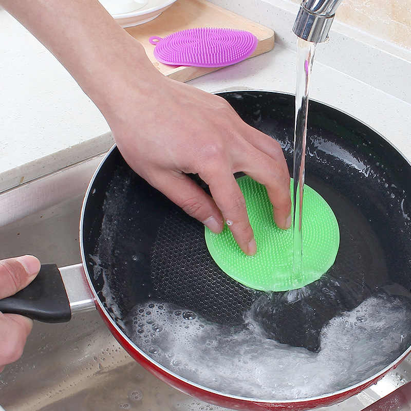 pulire una padella in teflon