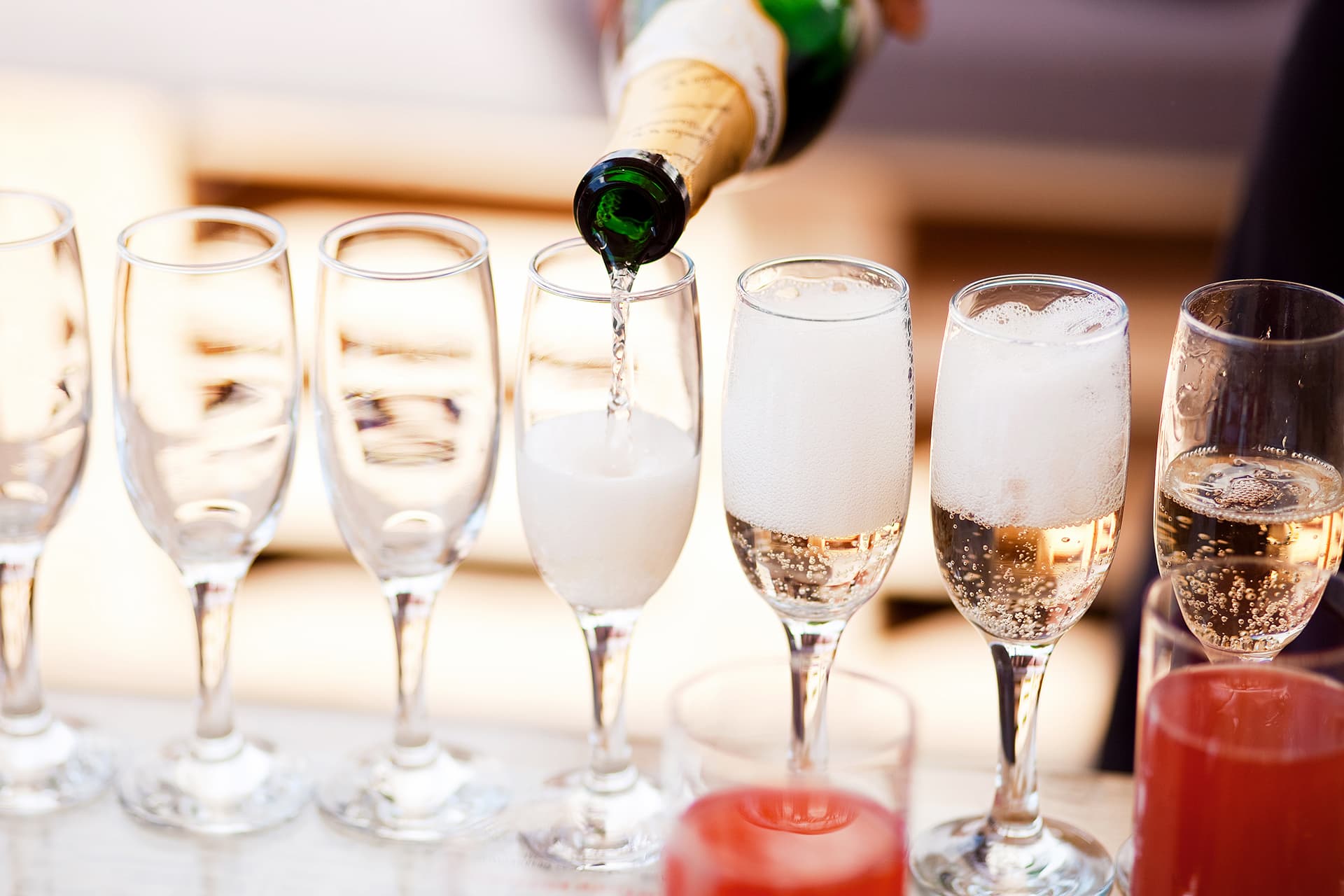 Foto di champagne nei bicchieri