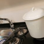 pentola in smalto bianco