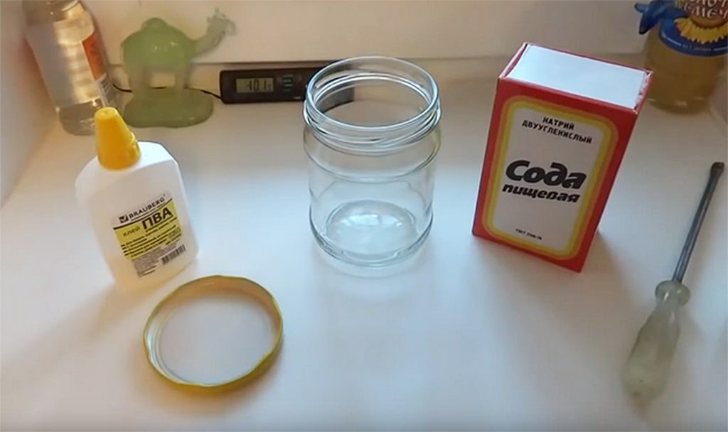 Colla vinilica e soda