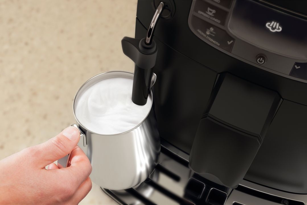 macchina da caffè con cappuccinatore manuale