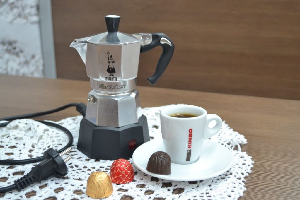 foto della macchina per il caffè Geyser