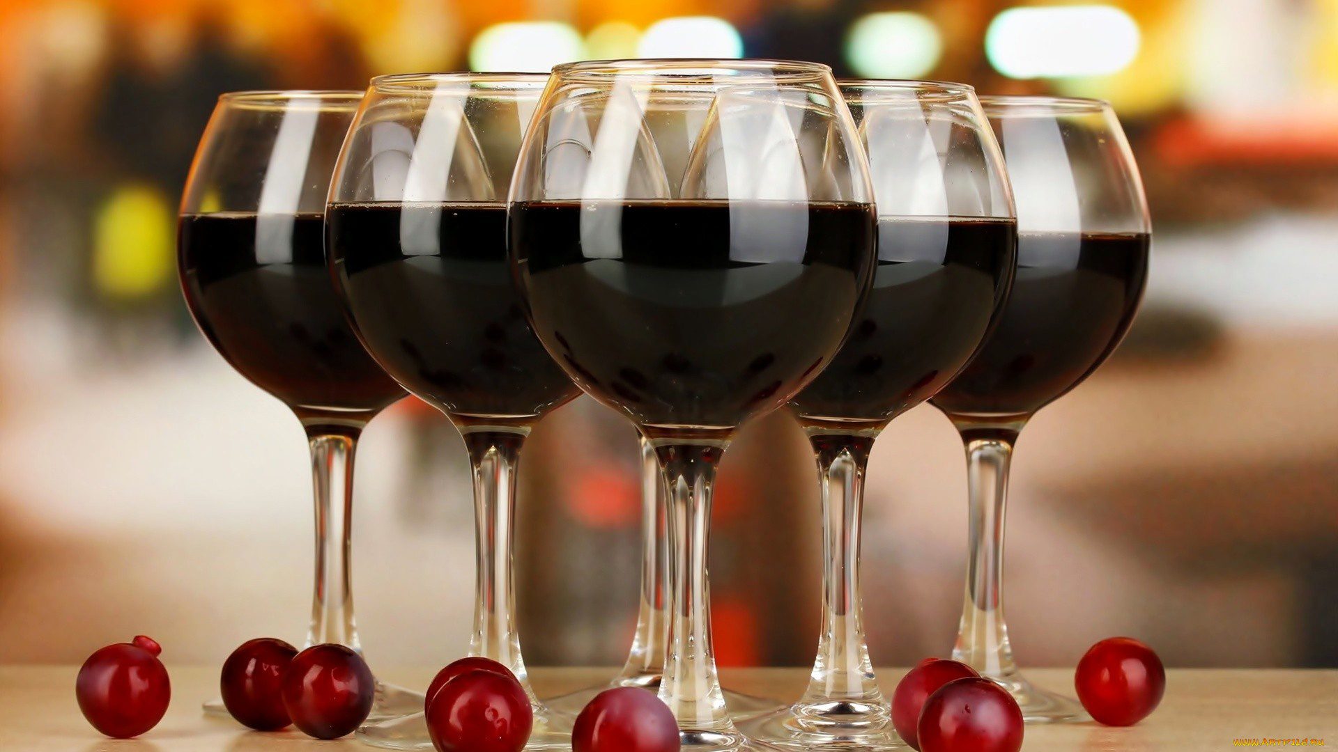 bicchieri di vino rosso