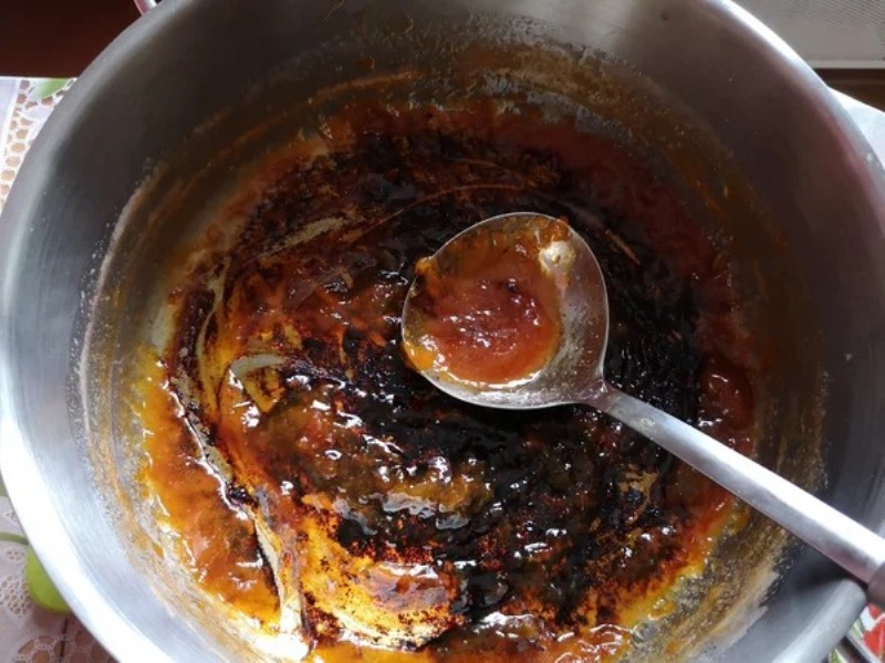 pulisci la pentola dalla marmellata