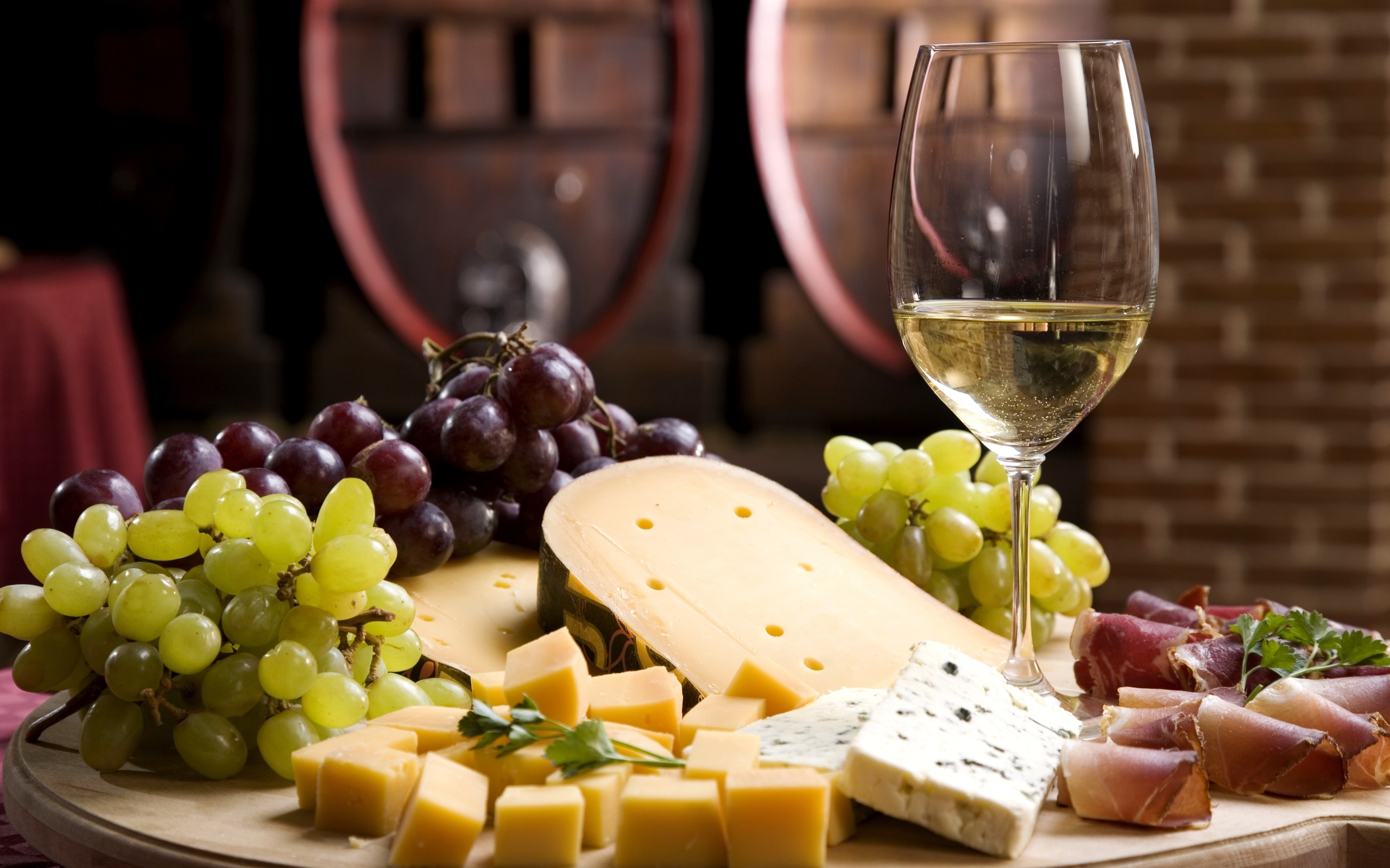 vino con stuzzichini