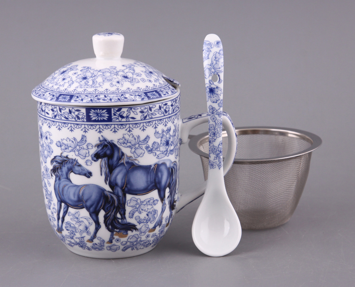 tazze da tè in ceramica con colino
