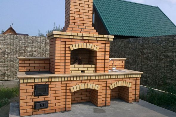 Barbecue-camino fatto in casa